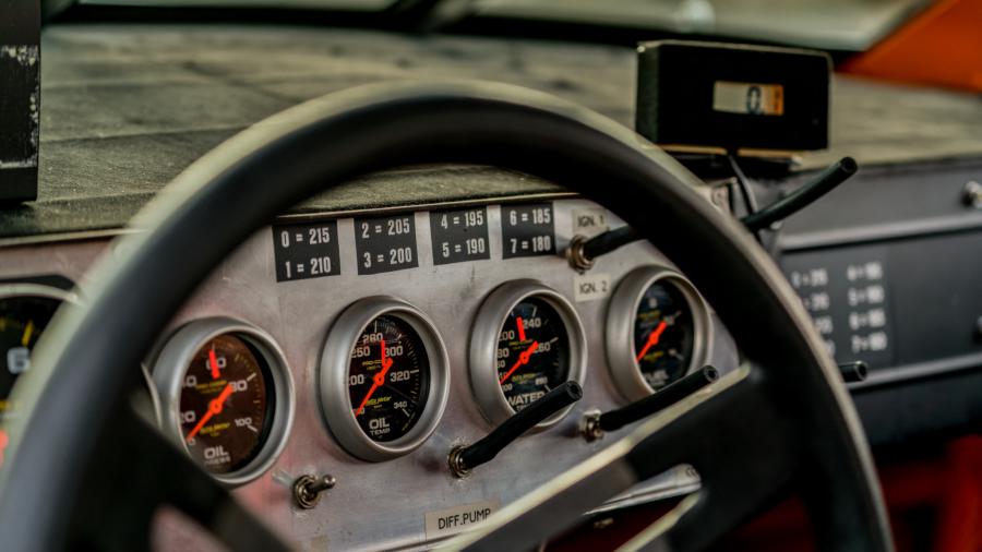 Панель приборов Chrysler LeBaron Race Car 1987 года  (фото 47 из 129)